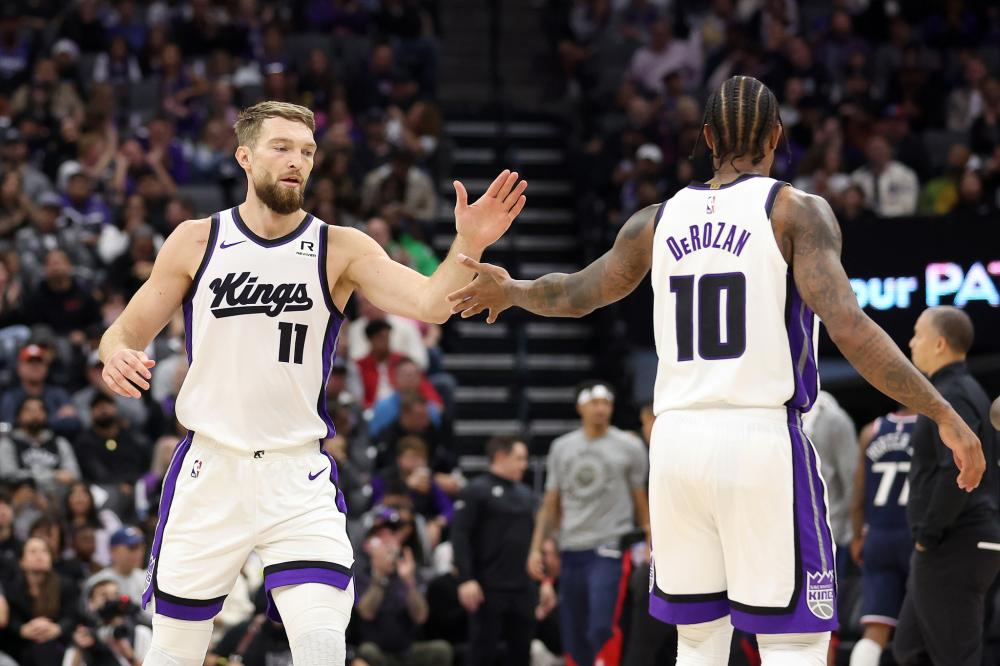 尼更多是在 尼更多是在